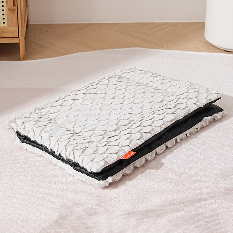 PV Wool Pet Cushion – Fish Scale Pattern Bed for Cats & Dogs