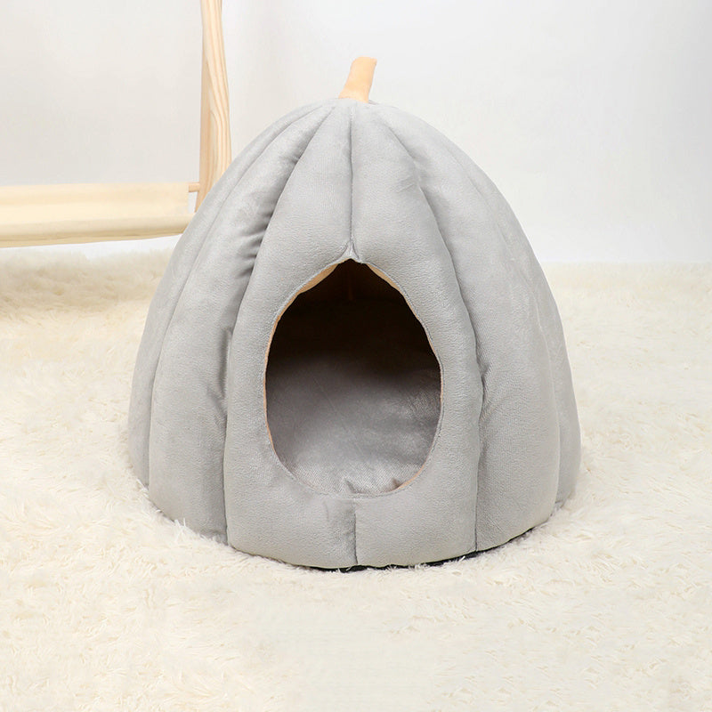 Enclosed Winter Pet Bed – Warm Cozy Nest for Cats & Dogs