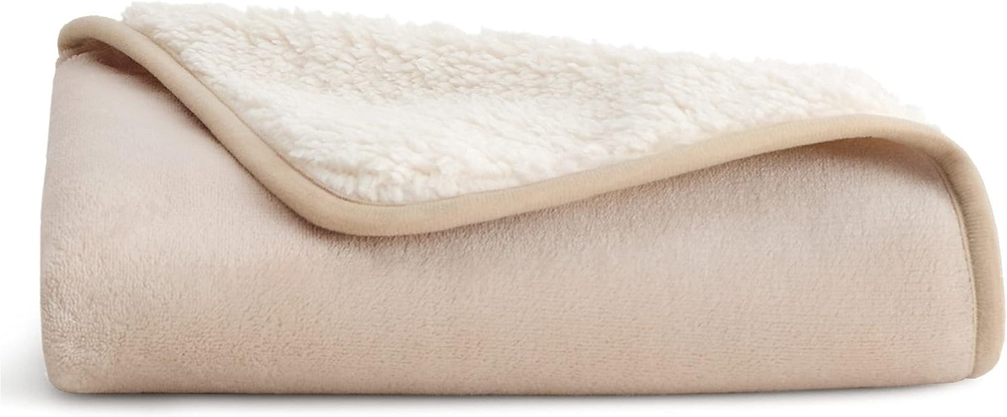 Waterproof Pet Blanket – Thick Flannel Sherpa Mat