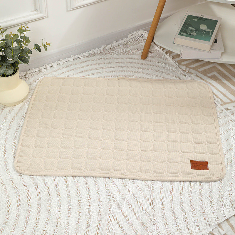 Thick Winter Pet Mat – Warm & Cozy for Cats & Dogs