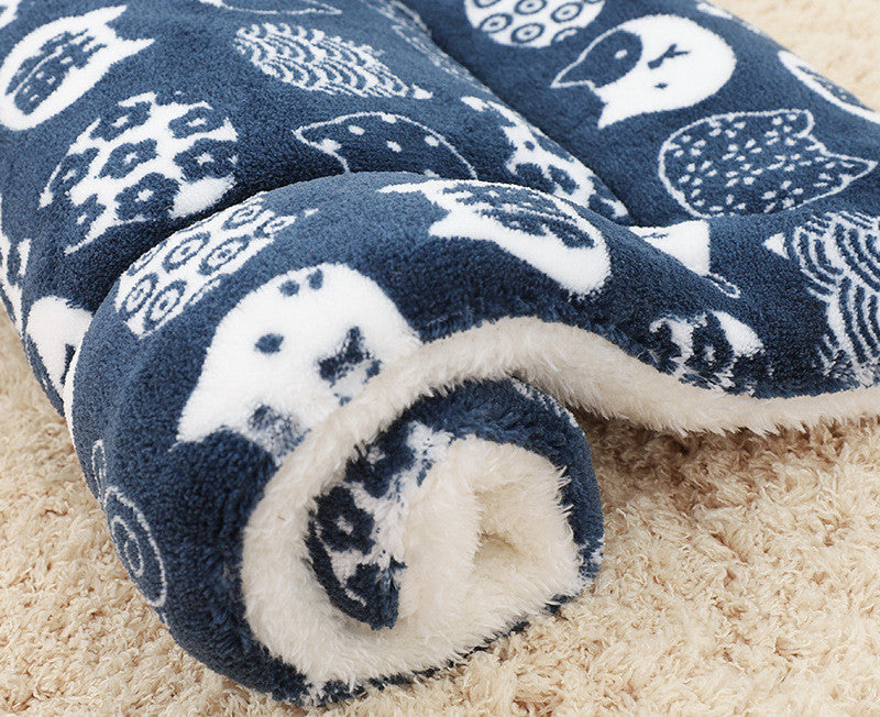 Padded Warm Pet Mat – Soft Winter Dog Sleeping Cushion