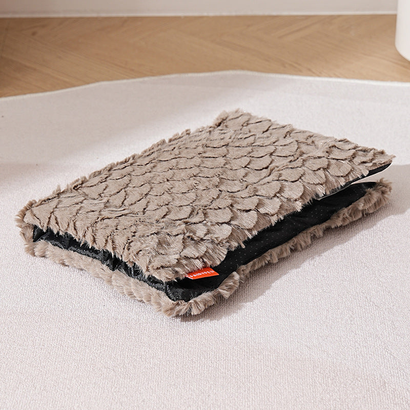 PV Wool Pet Cushion – Fish Scale Pattern Bed for Cats & Dogs