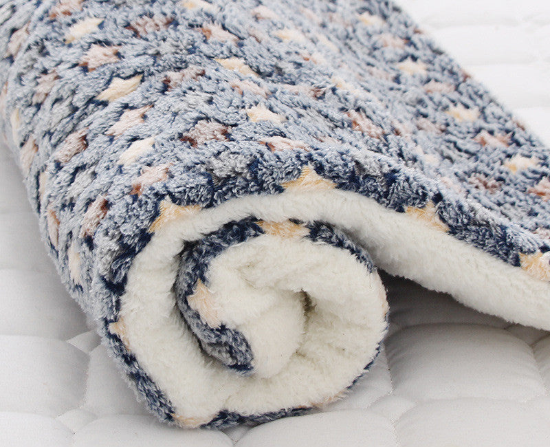 Padded Warm Pet Mat – Soft Winter Dog Sleeping Cushion