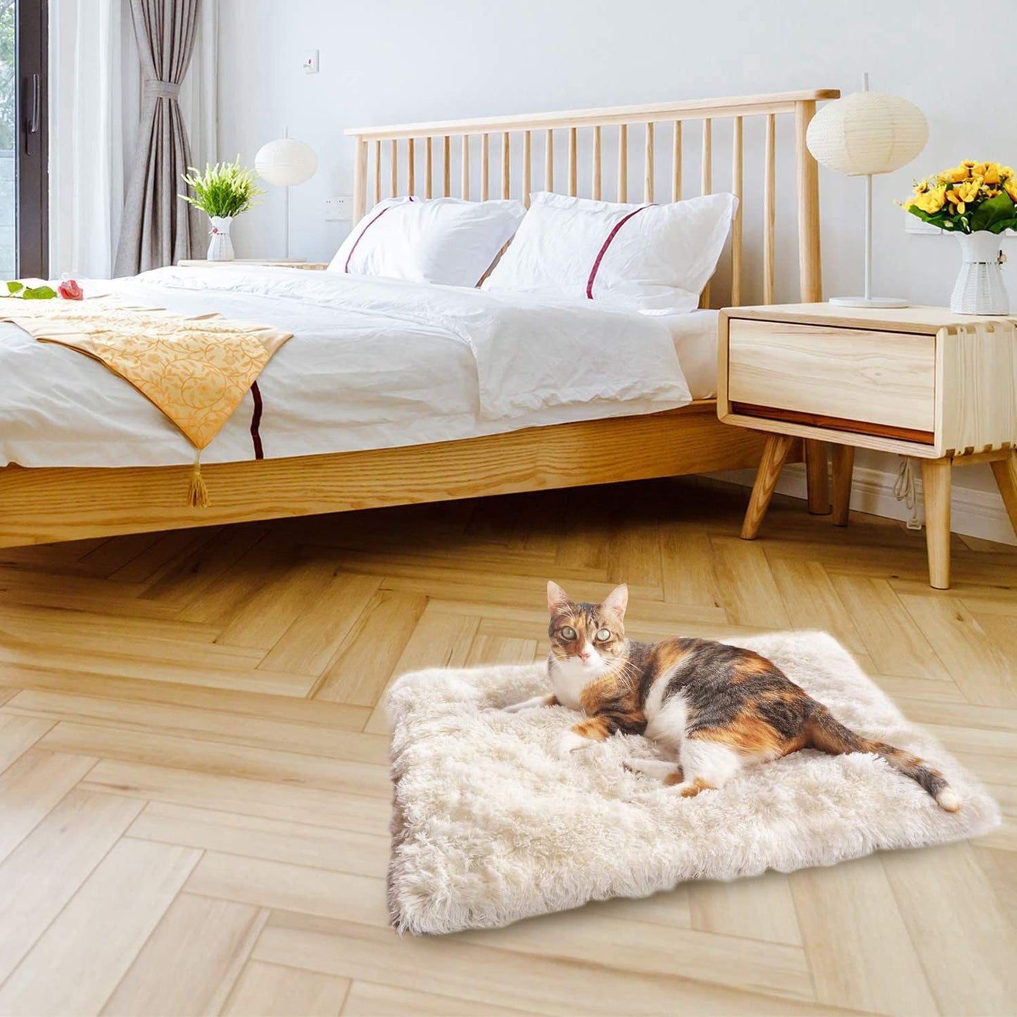 Self-Heating Pet Blanket Bed – Warm Fluffy Pad for Cats & Dogs