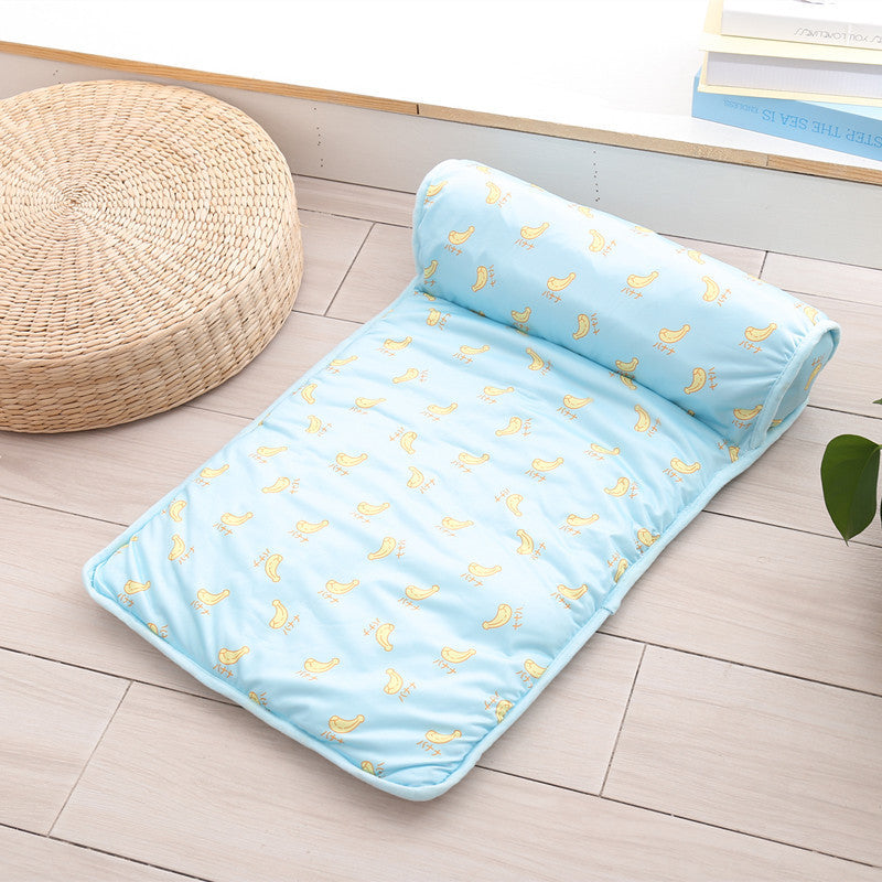Portable Dog Cooling Mat – Breathable Ice Silk Summer Bed for Pets