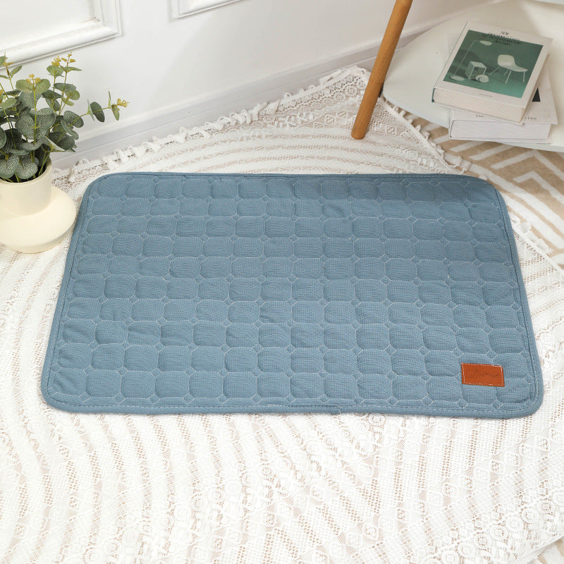 Thick Winter Pet Mat – Warm & Cozy for Cats & Dogs