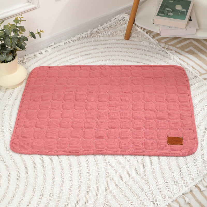 Thick Winter Pet Mat – Warm & Cozy for Cats & Dogs